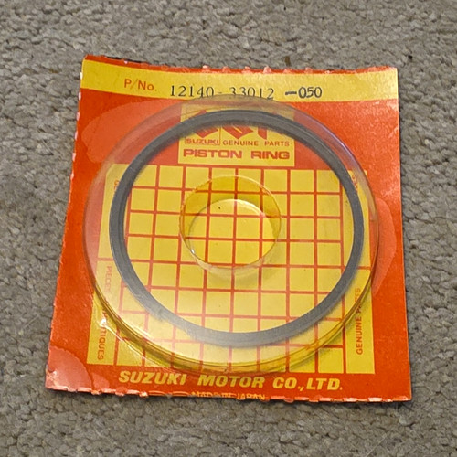 Genuine suzuki gt250 piston - genuine,