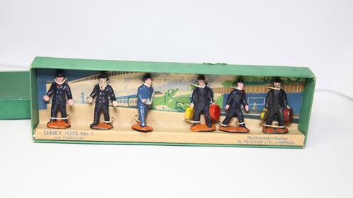 Dinky toys station staff - dinky,