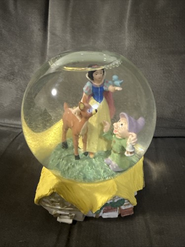 Disney snow white - disney, globe