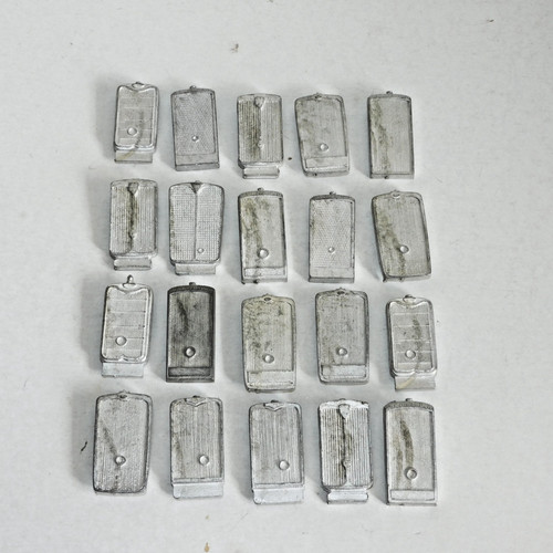 Assorted 50 white metal - 1/50,