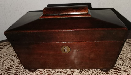 Stunning antique mahogany - stunning,
