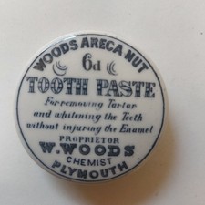 Antique W. Woods Areca Nut 6d