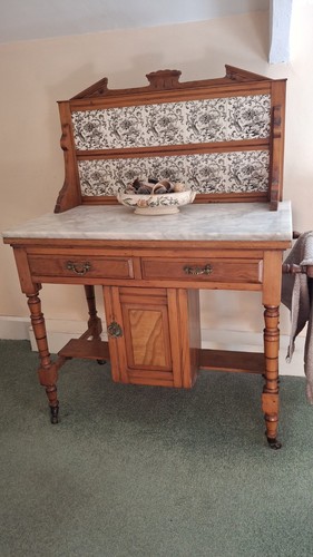 Tiled washstand with - with, a