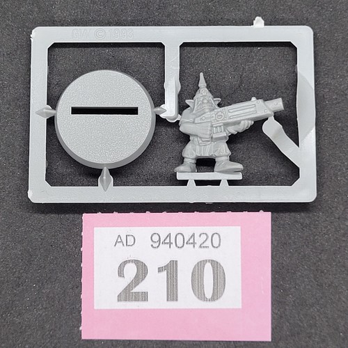 Gretchin sprue plastic - on,