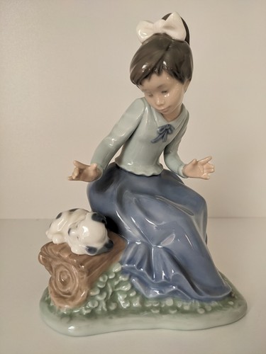 Nao lladro let rest - by,