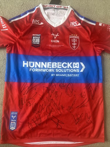 Squad signed hull world - signed,
