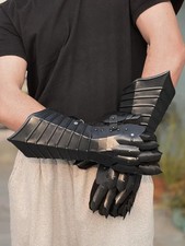 Black Steel Gauntlets –