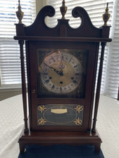 Vintage Howard Miller Mantel Pillar & Scroll Triple Chime Clock Battery Operated