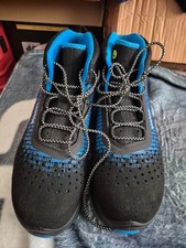 uvex safety boots