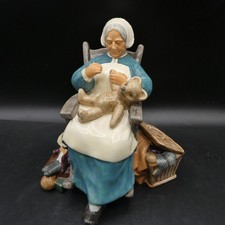 Royal Doulton Nanny Figurine HN2221 Perfect Condition ref w