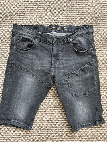 Crosshatch men battle - crosshatch,