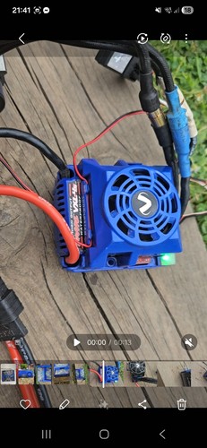 Traxxas maxx brushless - traxxas,