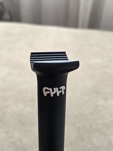 Cult pivotal seatpost - cult, –
