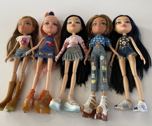 Bratz doll bundle dressed - bratz,