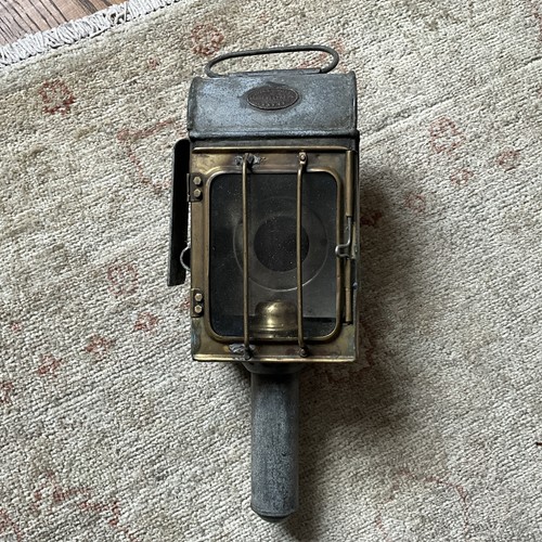 Antique railway carriage - /,