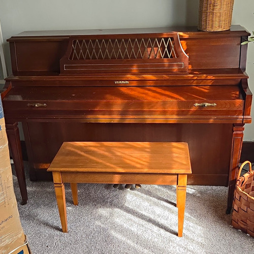 Baldwin upright piano keys - 88,