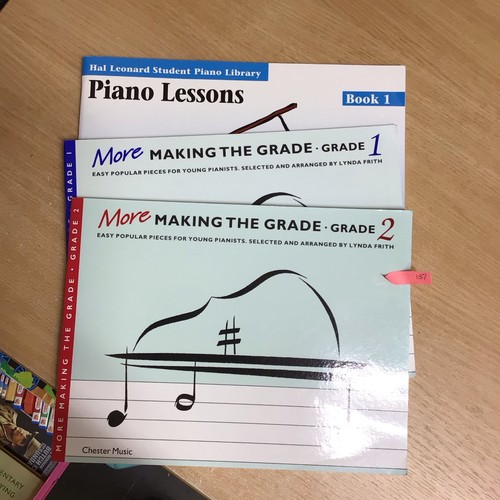 Piano lessons books bundle - books,