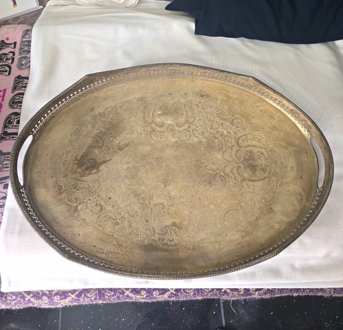 Large oval silver metal - silver,