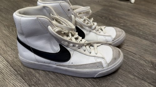 Nike blazer mid - size, 4.5