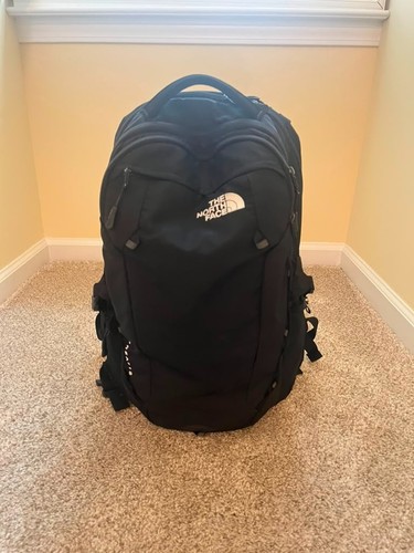 Black north face backpack - black,