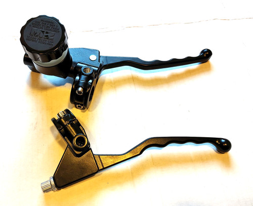 Brake master cylinder with
