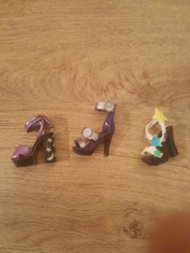 Rainbow high odd shoe spares - odd,