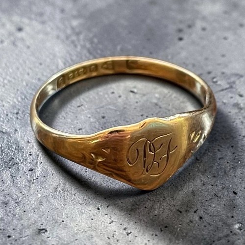 9ct rose gold engraved signet - 9ct,