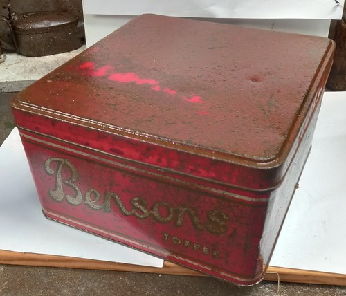 Collection vintage tins - of,