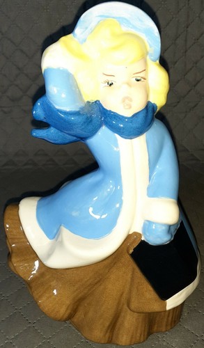 Atlantic mold lady in a - mold,