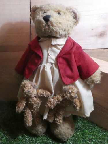 Grandma bear with - bear,