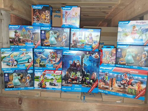 Playmobil huge set bundle - huge,