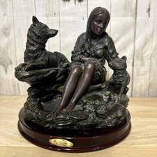 JULIANA RESIN FIGURE OF A WOMAN WITH TWO WOLVES ON WOODEN STAND 18cms H (89A)