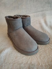 Ugg Men's Classic Grey Mini Boots. UK Size 9.5 Fantastic Condition