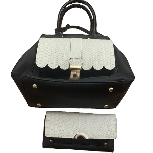 Ladies matching hand bag - hand,