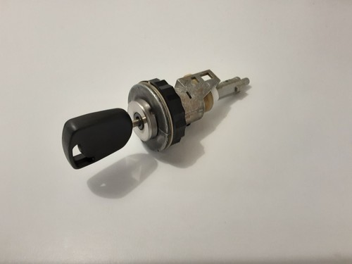 Ford fiesta tailgate lock - ,