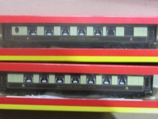 OO Pullman set of two cars