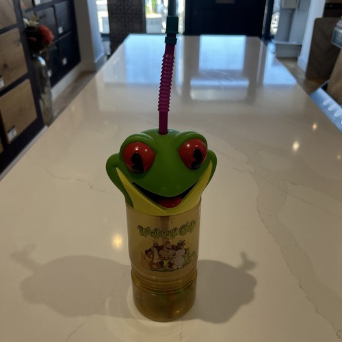Rainforest cafe tree frog - tree, 3d