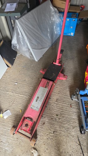Clarke 12t trolley jack red - clarke,