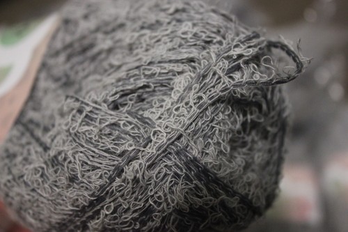 Looped knitting yarn 538g - looped,