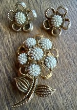 Vintage HAR Brooch Earrings Set