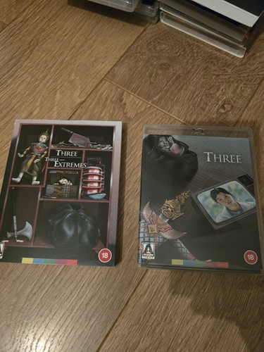 Three extremes arrow - three, /