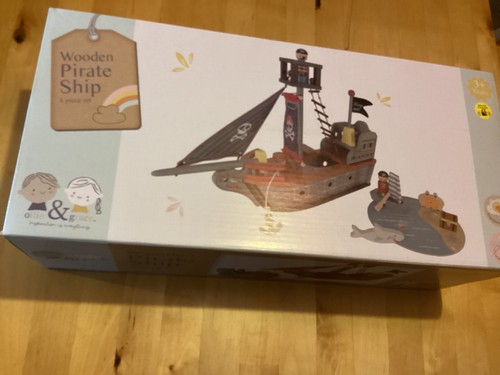 Bnib new kid wooden pirate - new,