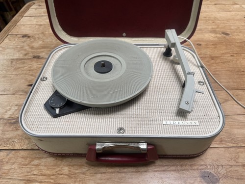 Vintage fidelity suitcase - fidelity,