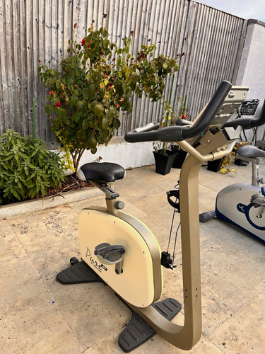 Tunturi upright exercise bike - upright,