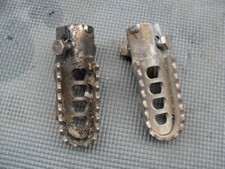 GILERA RCR50 RCR 50 DERBI SMT APRILIA FRONT FOOT PEGS RESTS & BOLTS & SPRINGS