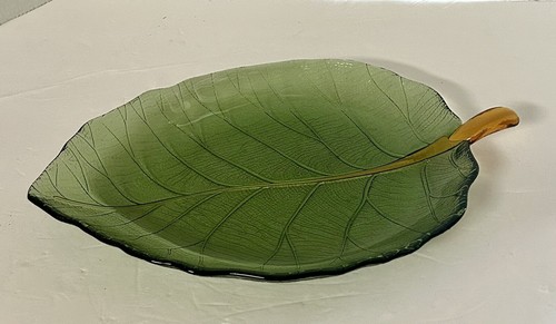 Dynasty glass leaf plate olive - dynasty,