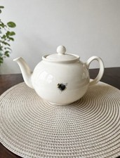 Cream Minimalist Bee Teapot