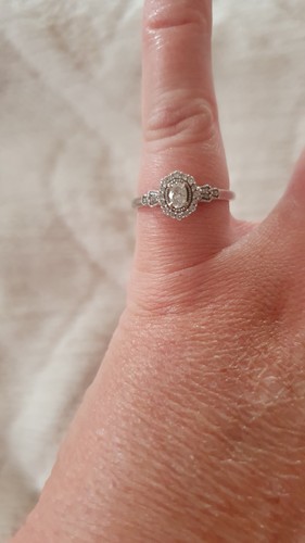 9ct white gold engagement ring - 9ct,
