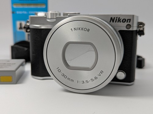 Nikon dslr mirrorless - j5,