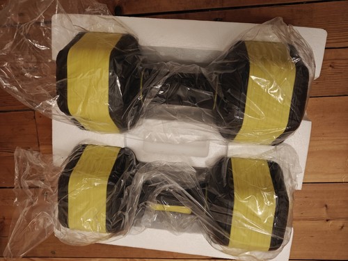 Two 8kg adjustable dumbbells - 8kg,